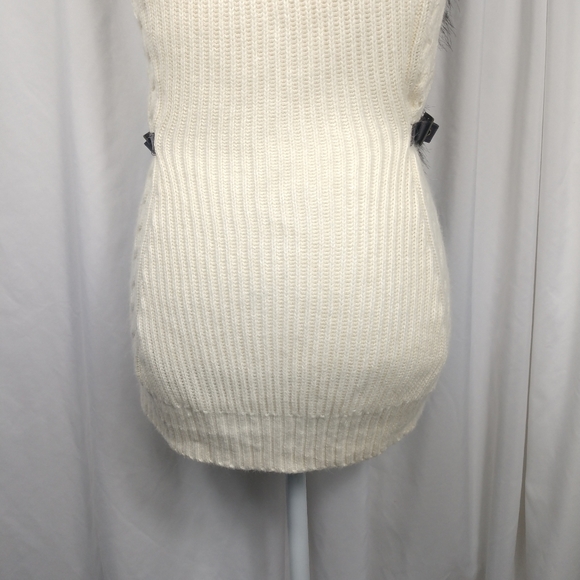 Guess sweater vest trimmed with faux fur - Picture 8 of 11